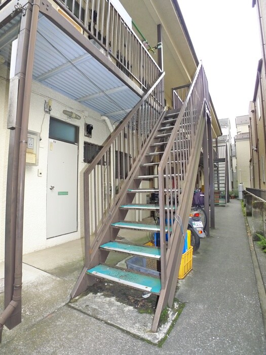 物件外観写真3　(エントランス部分)