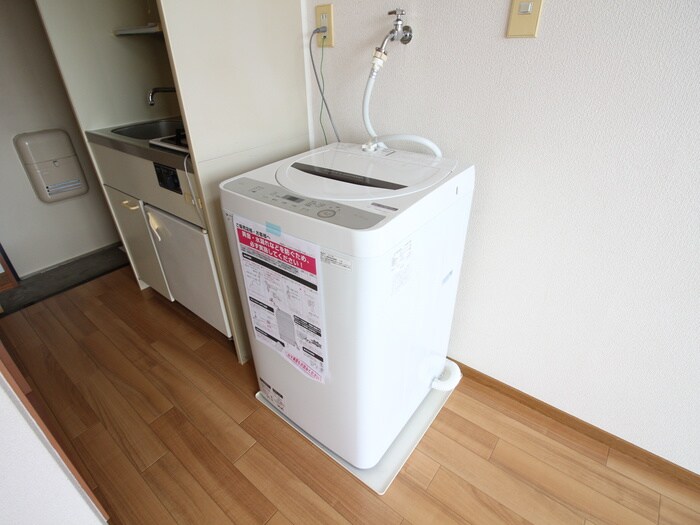 物件内観写真11　(洗濯機置場)