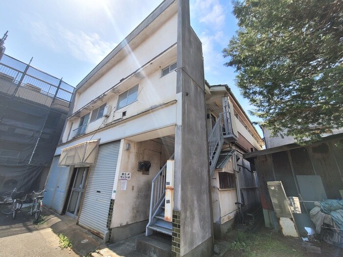 物件外観写真4　(エントランス部分)