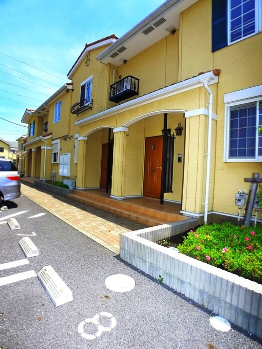 物件外観写真4　(エントランス部分)