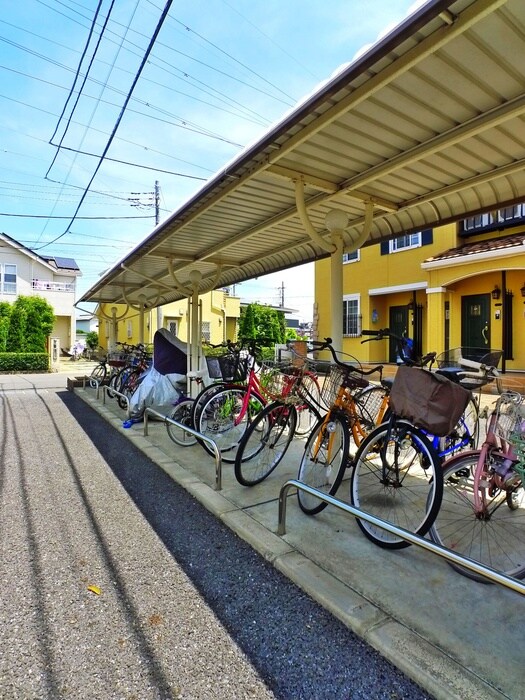 物件外観写真5　(駐輪場)