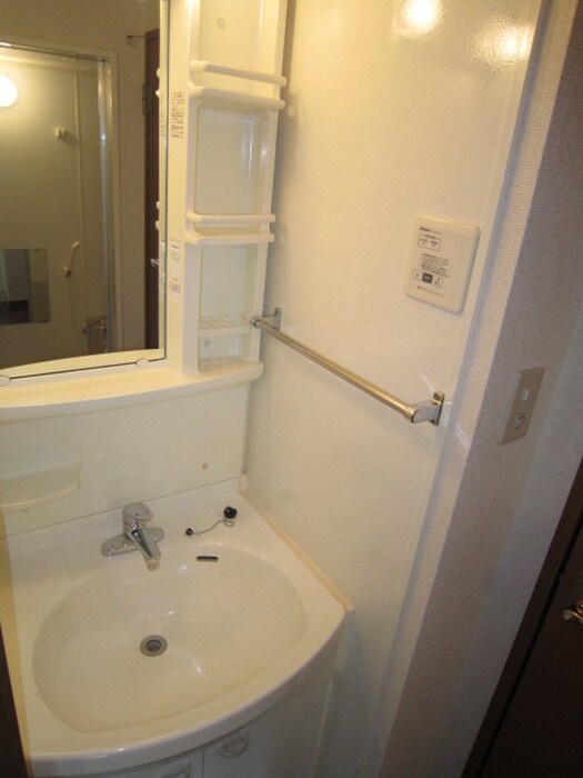 物件内観写真8　(洗面)