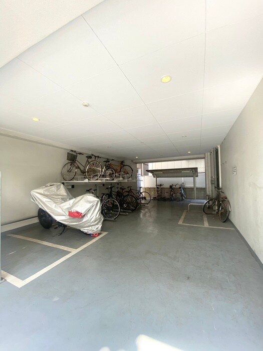 物件外観写真6　(駐輪場)