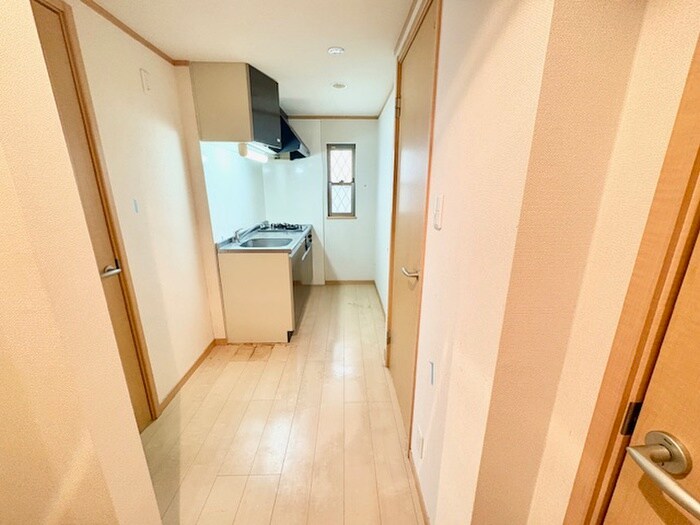 物件内観写真16　(廊下)