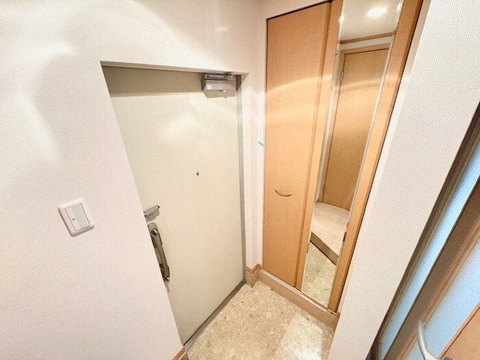 物件内観写真17　(玄関)