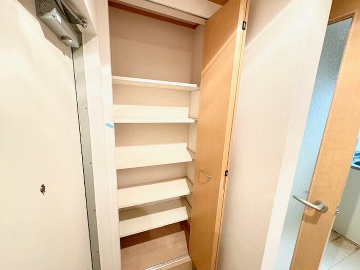 物件内観写真18　(靴箱)