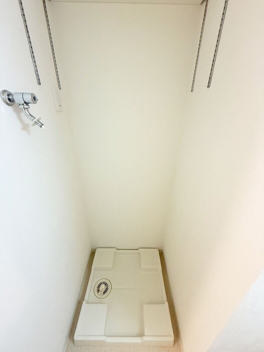 物件内観写真12　(洗濯機置場)