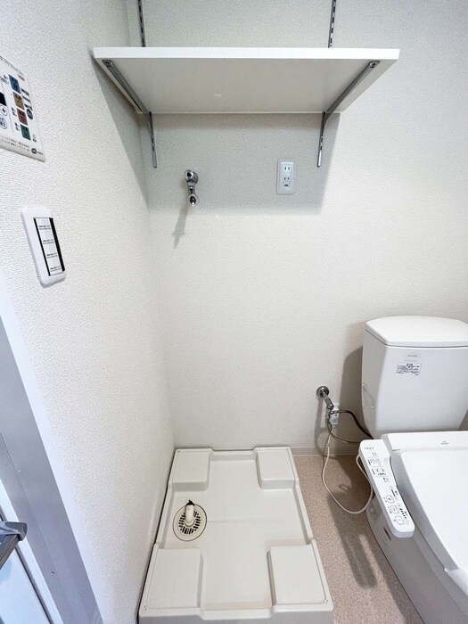 物件内観写真12　(洗濯機置場)