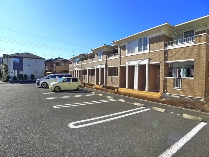 物件外観写真5　(駐車場)