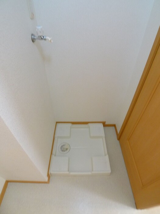 物件内観写真17　(洗濯機置場)