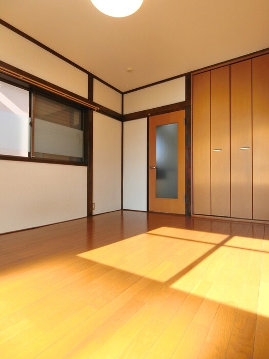 物件内観写真4　(居室)