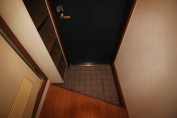 物件内観写真13　(玄関)