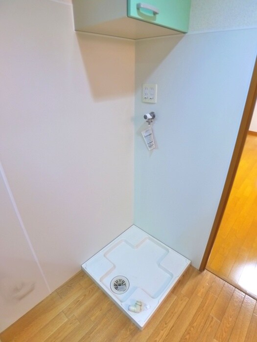 物件内観写真13　(洗濯機置場)