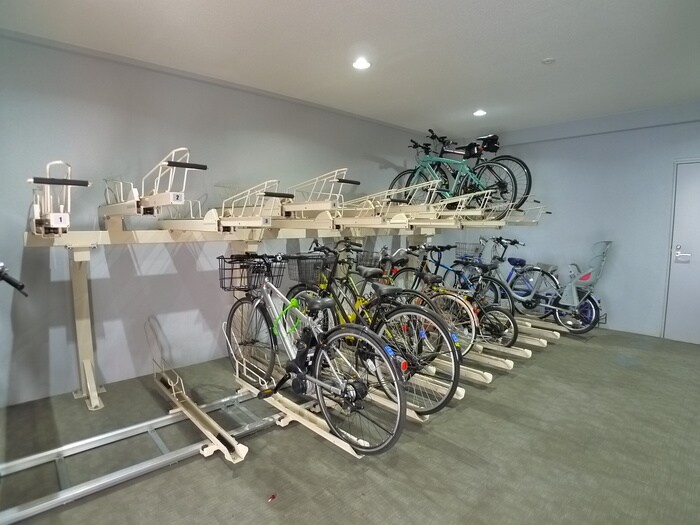 物件外観写真3　(駐輪場)