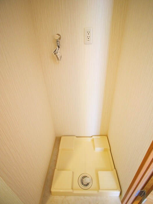 物件内観写真17　(洗濯機置場)