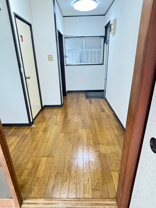 物件内観写真17　(廊下)