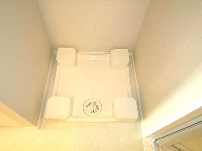 物件内観写真11　(洗濯機置場)