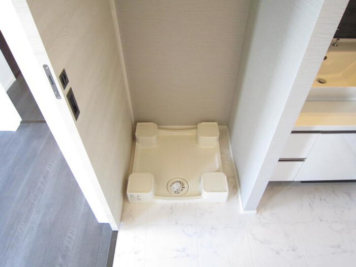 物件内観写真11　(洗濯機置場)