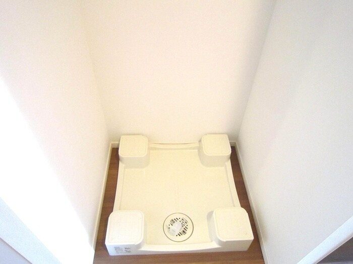 物件内観写真11　(洗濯機置場)