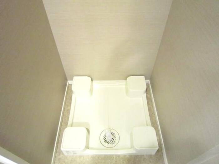 物件内観写真14　(洗濯機置場)