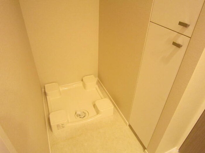 物件内観写真14　(洗濯機置場)