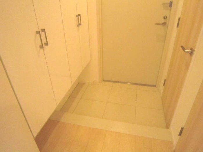 物件内観写真15　(玄関)