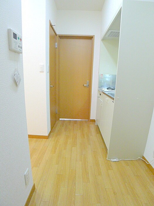 物件内観写真14　(廊下)