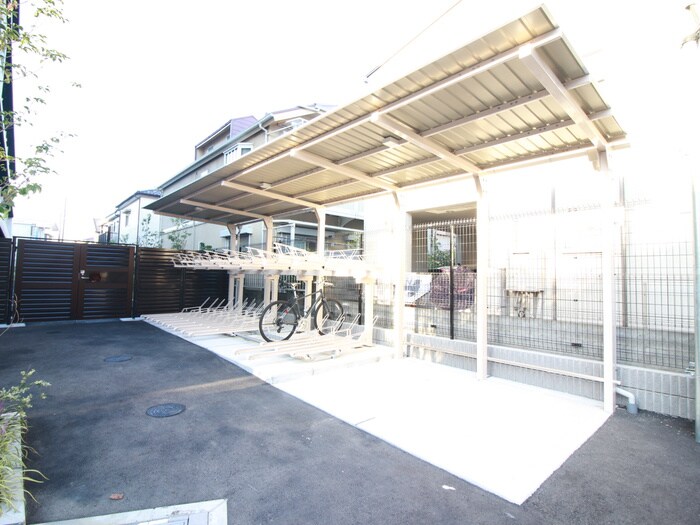 物件外観写真6　(駐輪場)