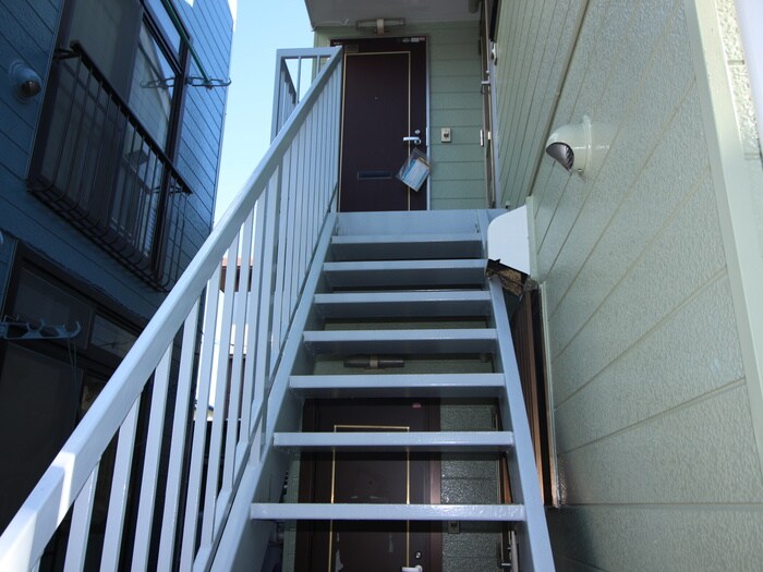 物件外観写真2　(エントランス部分)