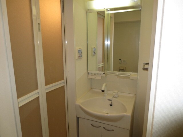 物件内観写真12　(洗面)