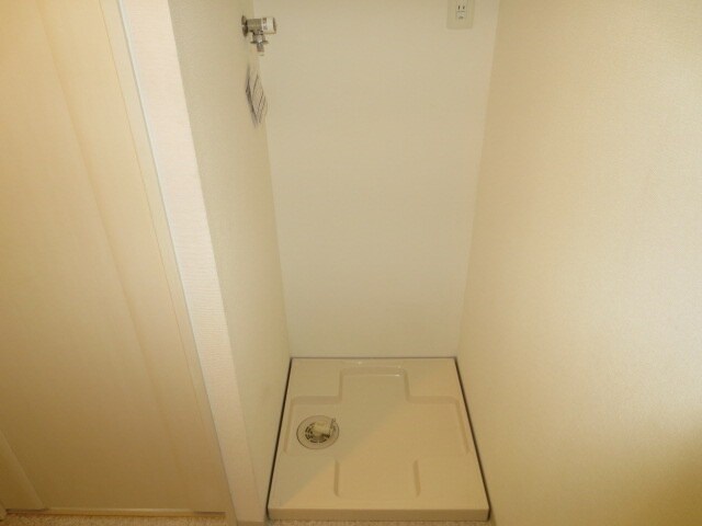 物件内観写真13　(洗濯機置場)