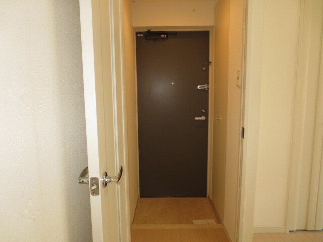 物件内観写真15　(玄関)