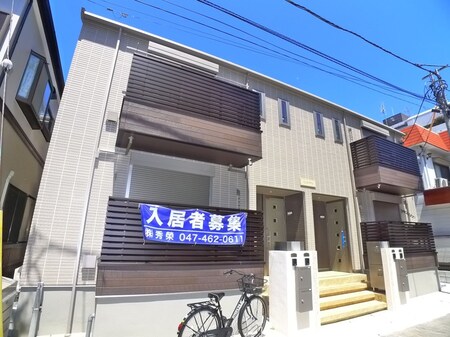 フィーリア本中山外観写真