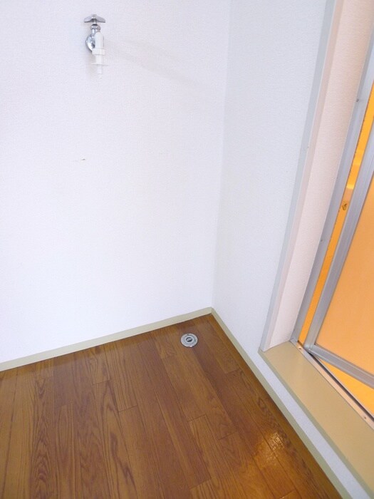 物件内観写真17　(洗濯機置場)