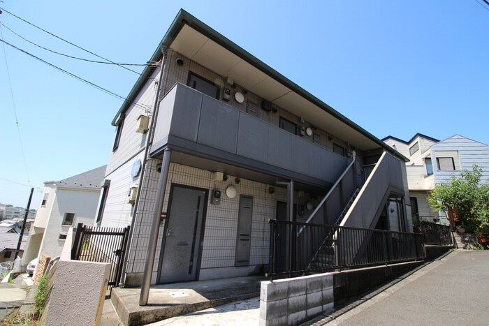 物件外観写真2　(エントランス部分)