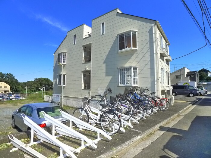 物件外観写真6　(駐輪場)