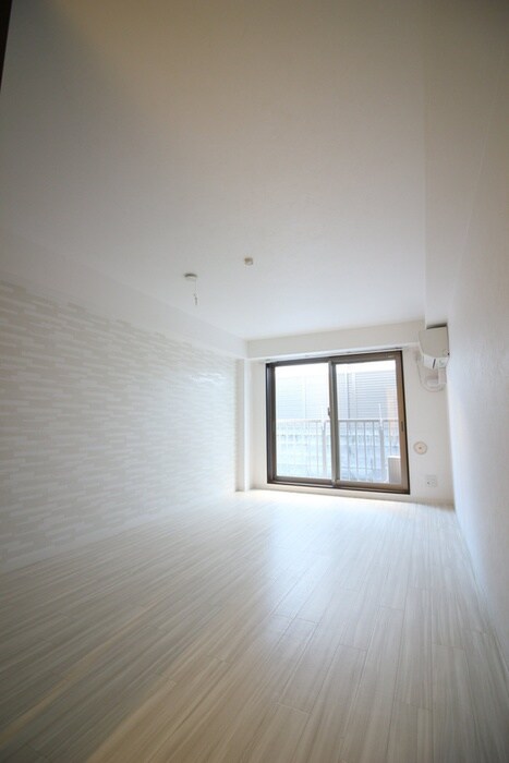 物件内観写真6　(室内からの展望)