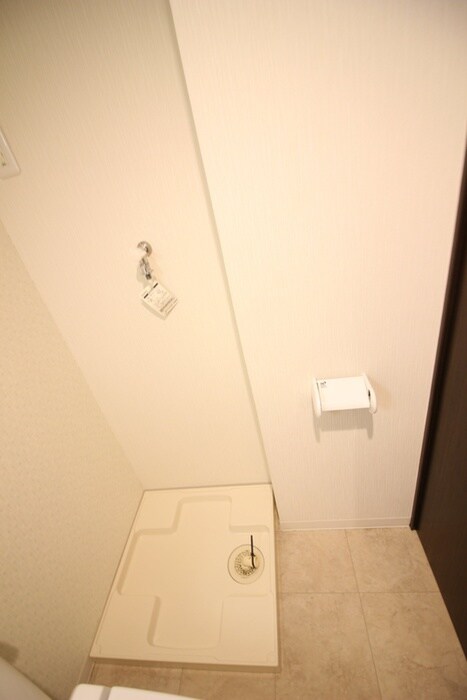 物件内観写真10　(洗濯機置場)