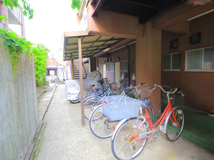 物件外観写真3　(駐輪場)