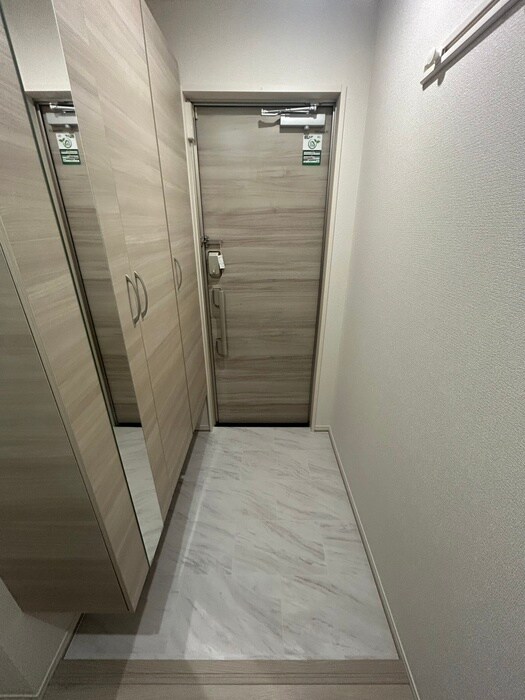 物件内観写真16　(玄関)