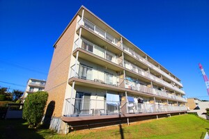 ポプラヶ丘コープ６号棟外観写真