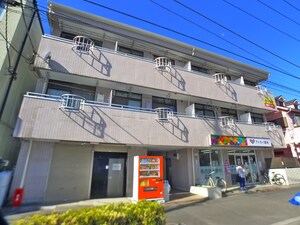 プラーズ加賀外観写真