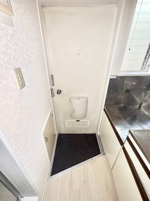 物件内観写真16　(玄関)