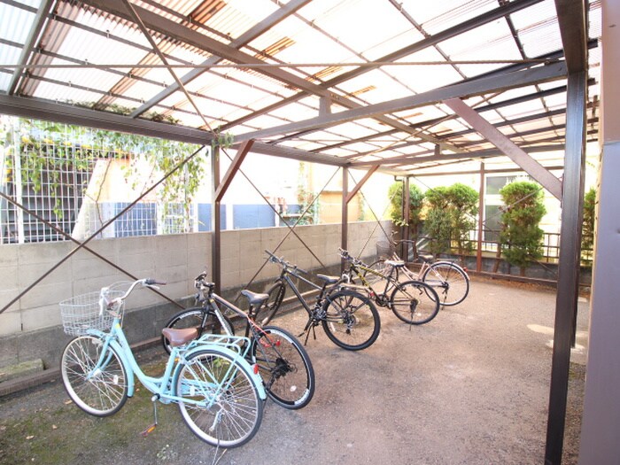 物件外観写真3　(駐輪場)