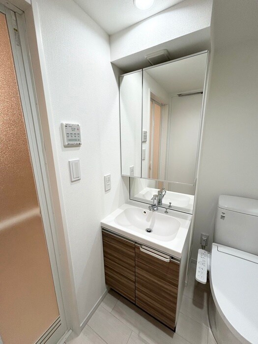 物件内観写真11　(洗面)