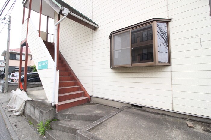 物件外観写真4　(エントランス部分)