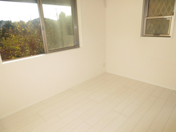 物件内観写真8　(居室)