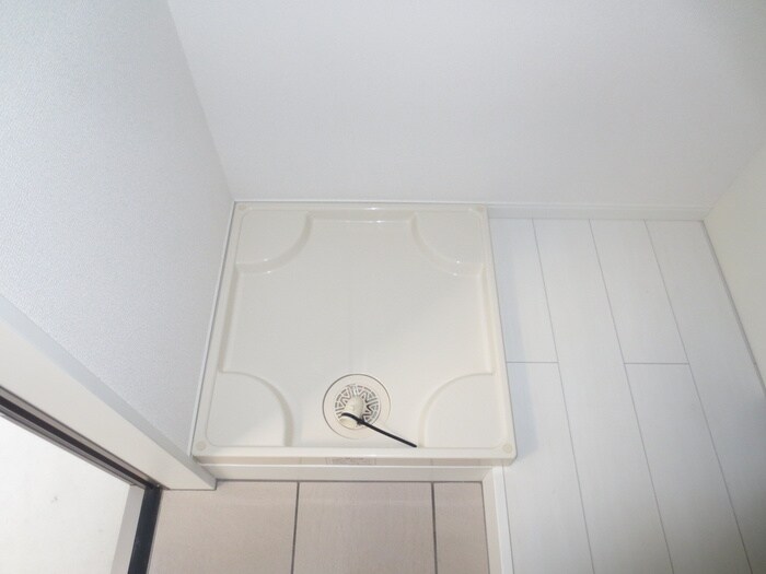 物件内観写真12　(洗濯機置場)