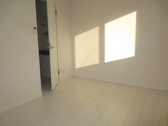 物件内観写真15　(居室)