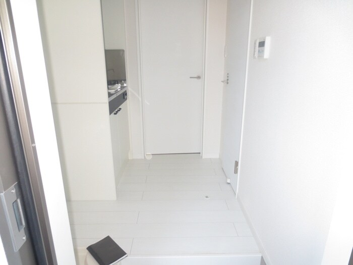 物件内観写真16　(玄関)